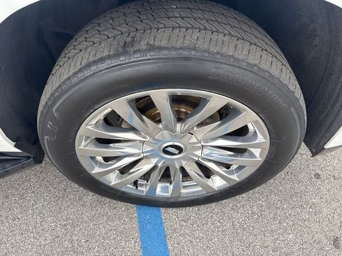 Used 2021 Cadillac Escalade ESV Premium Luxury image 9