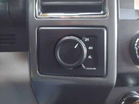 Used 2019 Ford F150 XLT w/ Equipment Group 302A Luxury image 17