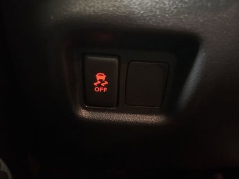 Used 2016 Nissan Versa Note SV image 33