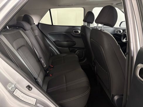 Used 2025 Hyundai Venue SEL FWD image 38