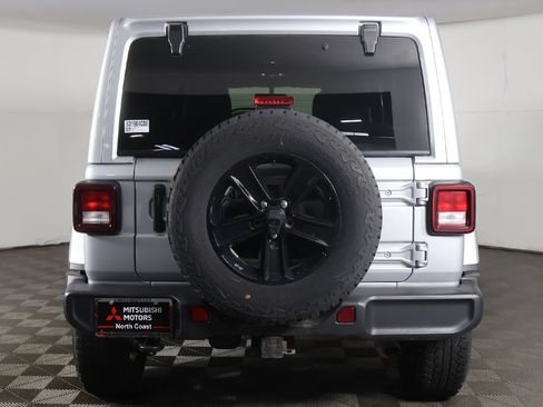 Used 2023 Jeep Wrangler Unlimited Sahara AWD/4WD image 10