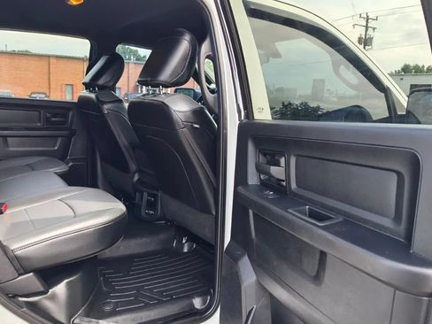 Used 2022 RAM 2500 Tradesman w/ Chrome Appearance Group AWD/4WD image 9