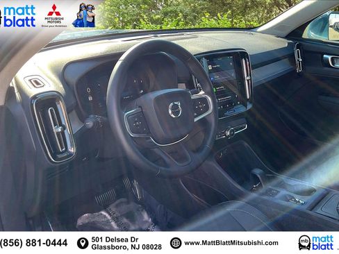 Used 2025 Volvo XC40 B5 Core image 15