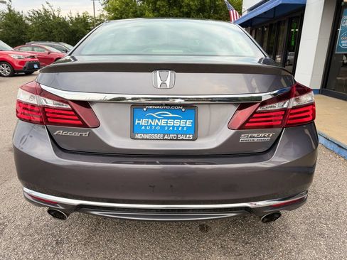 Used 2017 Honda Accord Sport Special Edition image 3