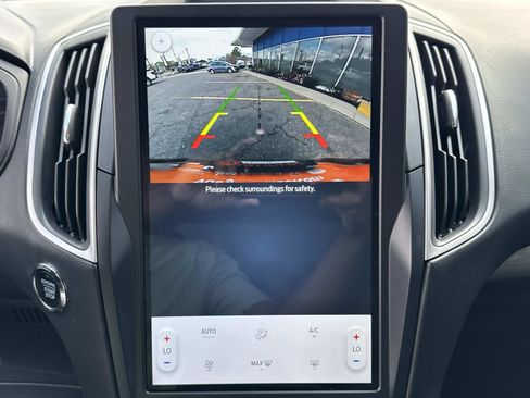 Used 2024 Ford Edge SE image 24