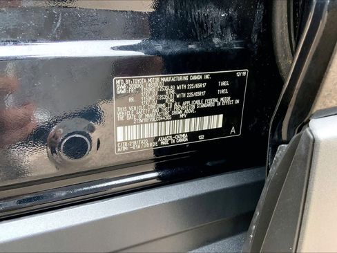 Used 2020 Toyota RAV4 XLE image 37