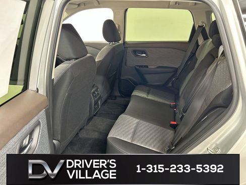 Used 2023 Nissan Rogue SV AWD/4WD image 19