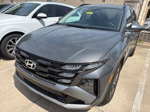 Used 2026 Hyundai Tucson SEL FWD image 2
