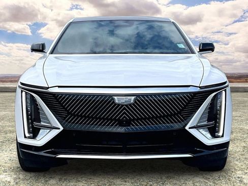 Certified 2025 Cadillac Lyriq Luxury w/ LPO, Floor Liner Package AWD/4WD image 2