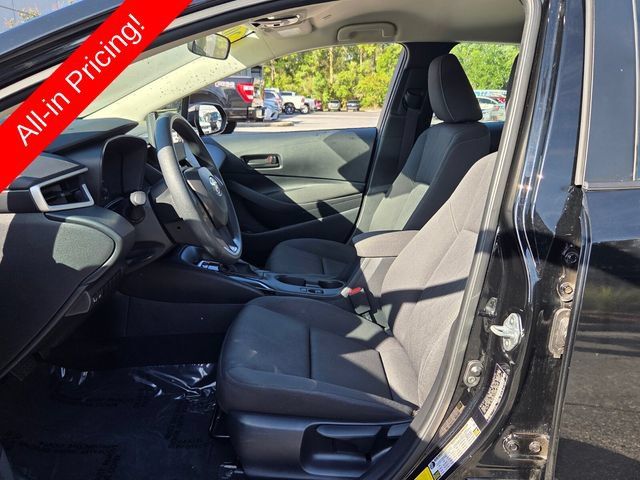Used 2025 Toyota Corolla LE FWD image 9