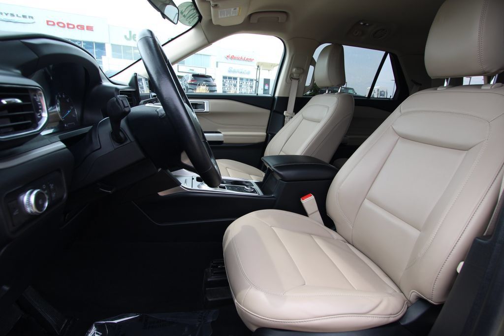 Used 2022 Ford Explorer XLT w/ Equipment Group 202A AWD/4WD image 6
