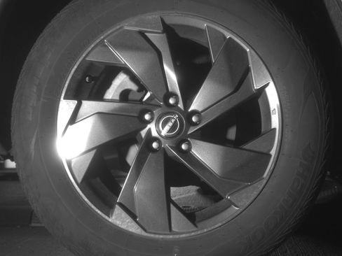 Used 2025 Nissan Rogue SV AWD/4WD image 15
