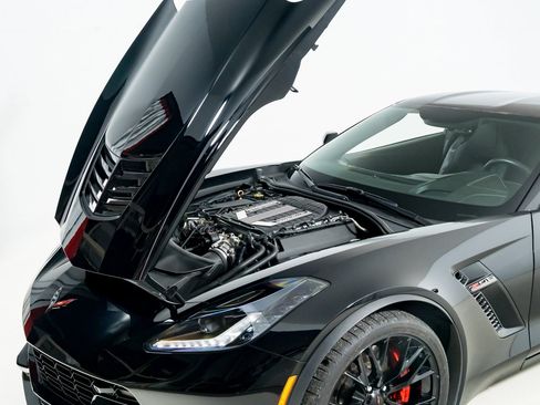 Used 2016 Chevrolet Corvette Z06 w/ 3LZ Preferred Equipment Group RWD image 34