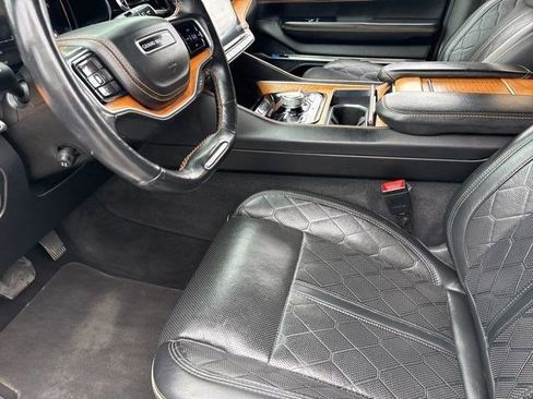 Used 2022 Jeep Grand Wagoneer Series III w/ Flexible Seating Group AWD/4WD image 11