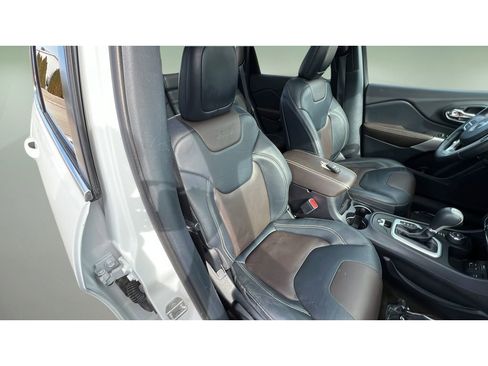 Used 2018 Jeep Cherokee Limited w/ Trailer Tow Group image 32