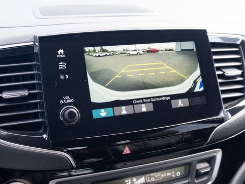 Used 2022 Honda Pilot Touring image 4