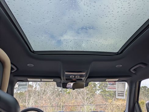 New 2026 Land Rover Defender 110 X-Dynamic SE image 26