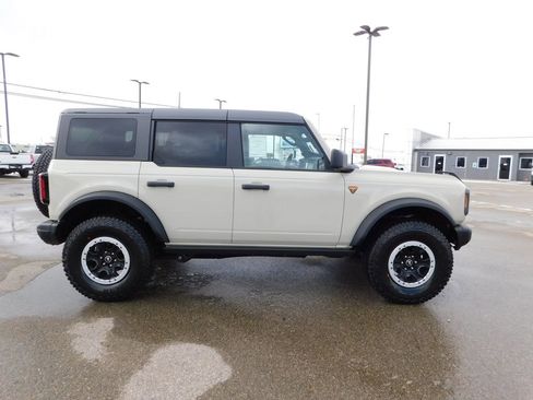 New 2026 Ford Bronco Badlands image 2