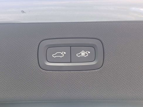 Certified 2024 Volvo XC90 B5 Plus w/ Protection Package Premier AWD/4WD image 15