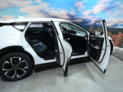 Used 2024 Kia EV6 Wind image 46