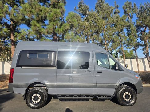 Used 2021 Mercedes-Benz Sprinter 2500 image 6