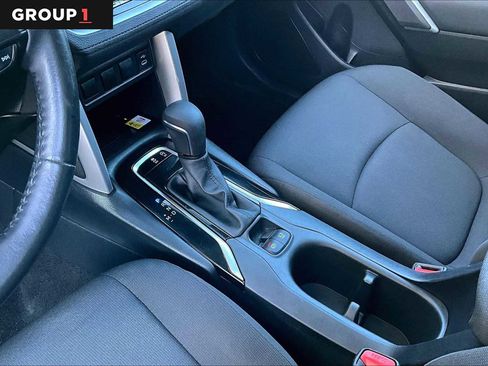 Used 2023 Toyota Corolla Cross LE w/ Moonroof Package image 17