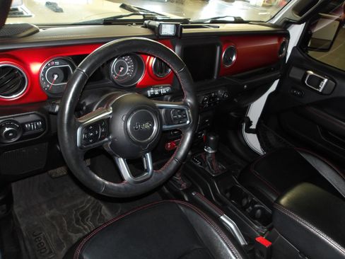 Used 2018 Jeep Wrangler Unlimited Rubicon AWD/4WD image 9