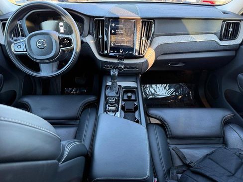 Used 2019 Volvo XC60 T5 Inscription image 12