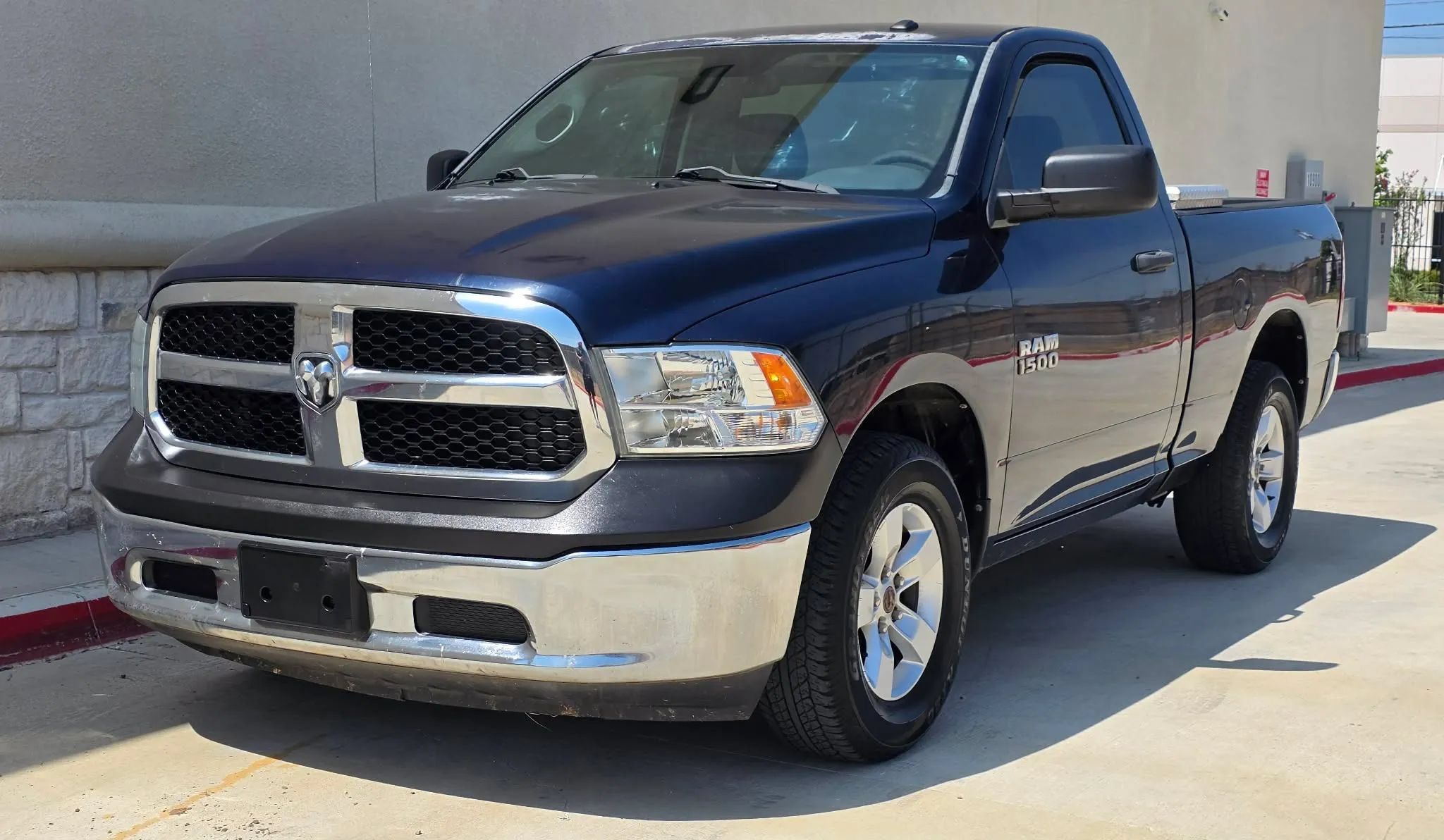 Used 2016 RAM 1500 Tradesman w/ Chrome Appearance Group RWD image 8