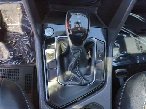 Used 2022 Volkswagen Taos SEL w/ Panoramic Sunroof Package FWD image 29