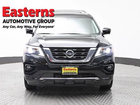 Used 2020 Nissan Pathfinder Platinum w/ Cargo Package AWD/4WD image 2