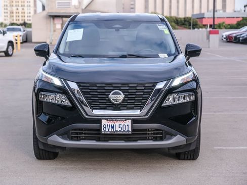 Used 2021 Nissan Rogue SV FWD image 2