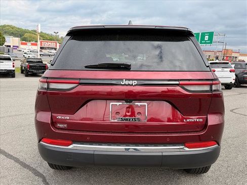 Used 2025 Jeep Grand Cherokee Limited AWD/4WD image 10