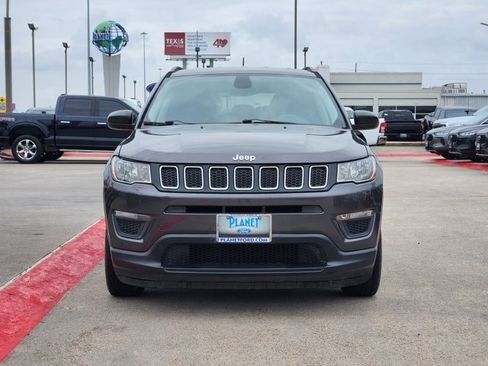 Used 2017 Jeep Compass Sport image 2