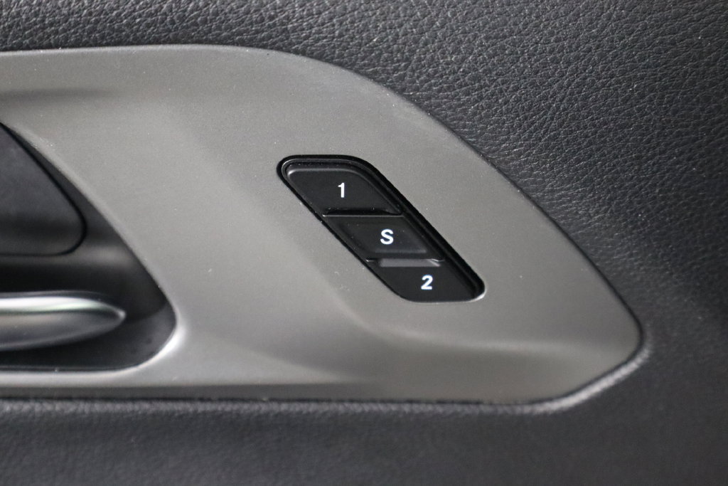 Used 2025 Chrysler Pacifica Select FWD image 23