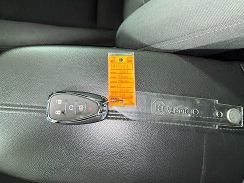 Used 2021 Chevrolet Malibu LT image 23