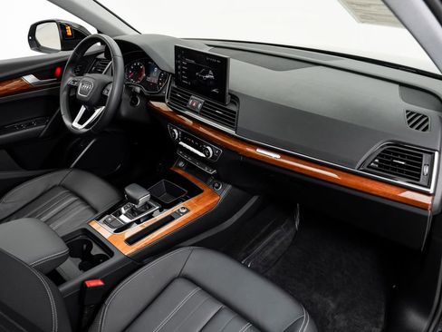 Used 2023 Audi Q5 2.0T Premium w/ Convenience Package AWD/4WD image 22