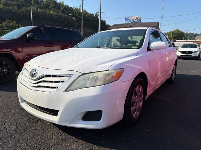 Used 2011 Toyota Camry LE FWD image 3