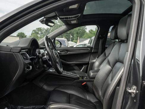 Used 2017 Porsche Macan S AWD/4WD image 7