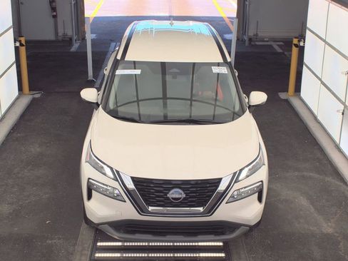 Used 2023 Nissan Rogue SV image 12