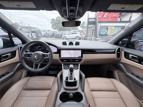 Used 2019 Porsche Cayenne S AWD/4WD image 16