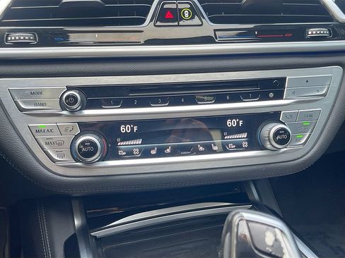 Used 2020 BMW 740i w/ M Sport Package RWD image 36
