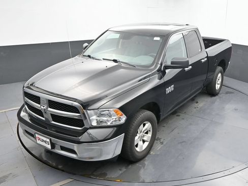 Used 2018 RAM 1500 Classic SLT AWD/4WD image 26