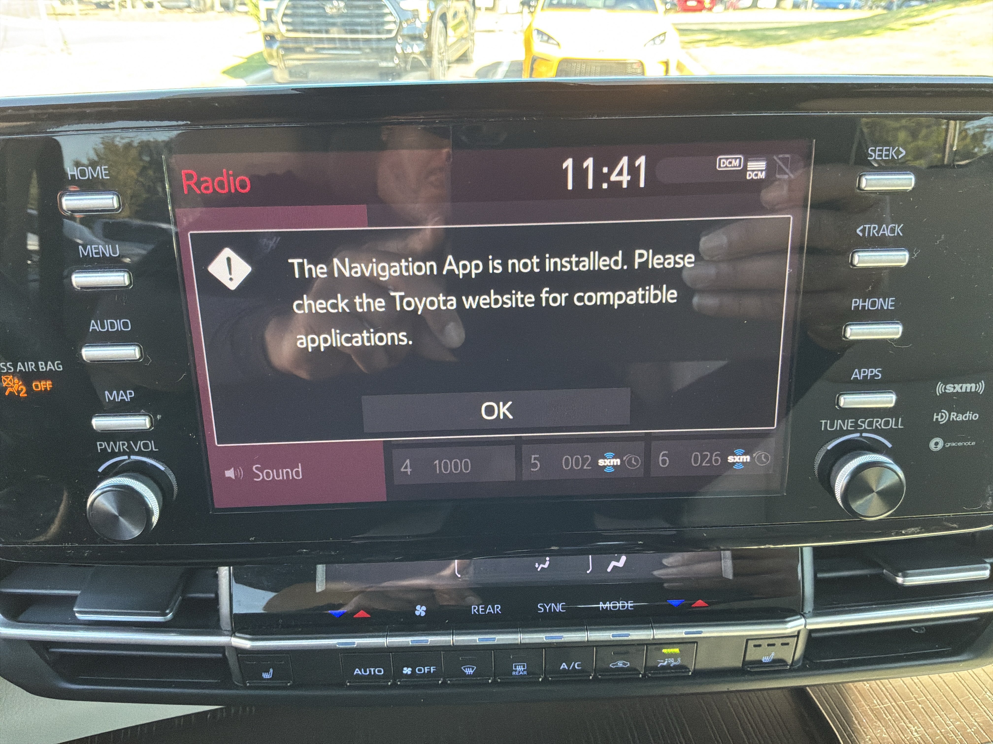 Used 2021 Toyota Sienna XLE FWD image 24