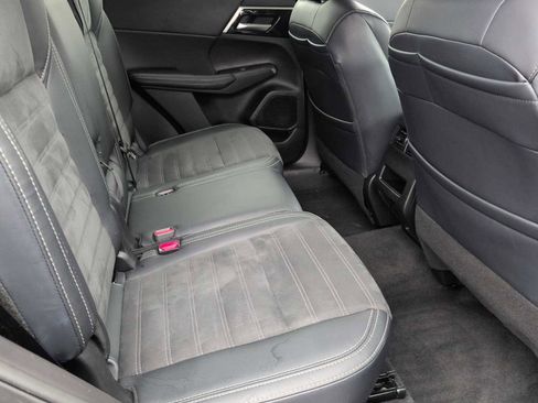 Used 2024 Mitsubishi Outlander SE image 20