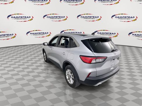 Used 2020 Ford Escape SE image 6
