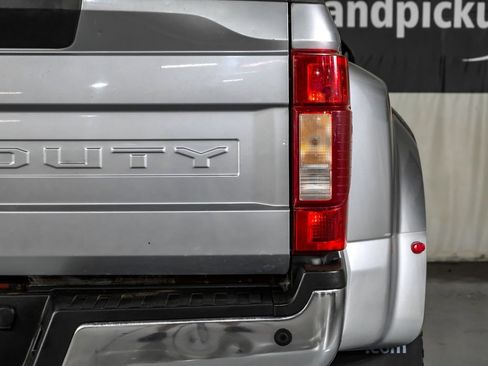 Used 2021 Ford F350 XLT w/ XLT Premium Package AWD/4WD image 42
