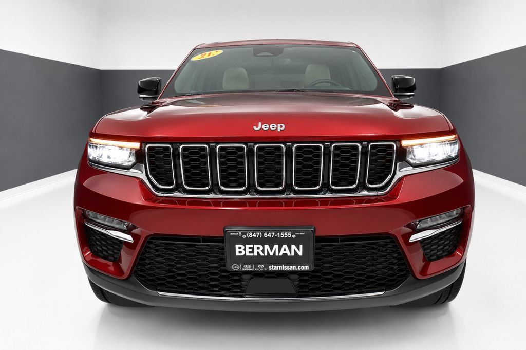 Used 2024 Jeep Grand Cherokee Limited RWD image 6