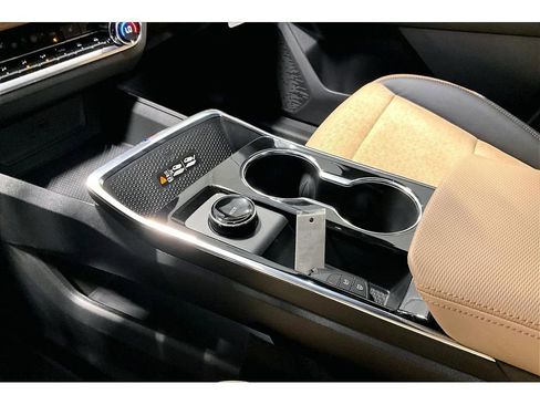 New 2026 Chevrolet Equinox ACTIV FWD image 9