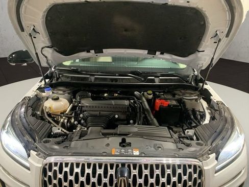Used 2025 Lincoln Corsair AWD w/ Towing Package image 32